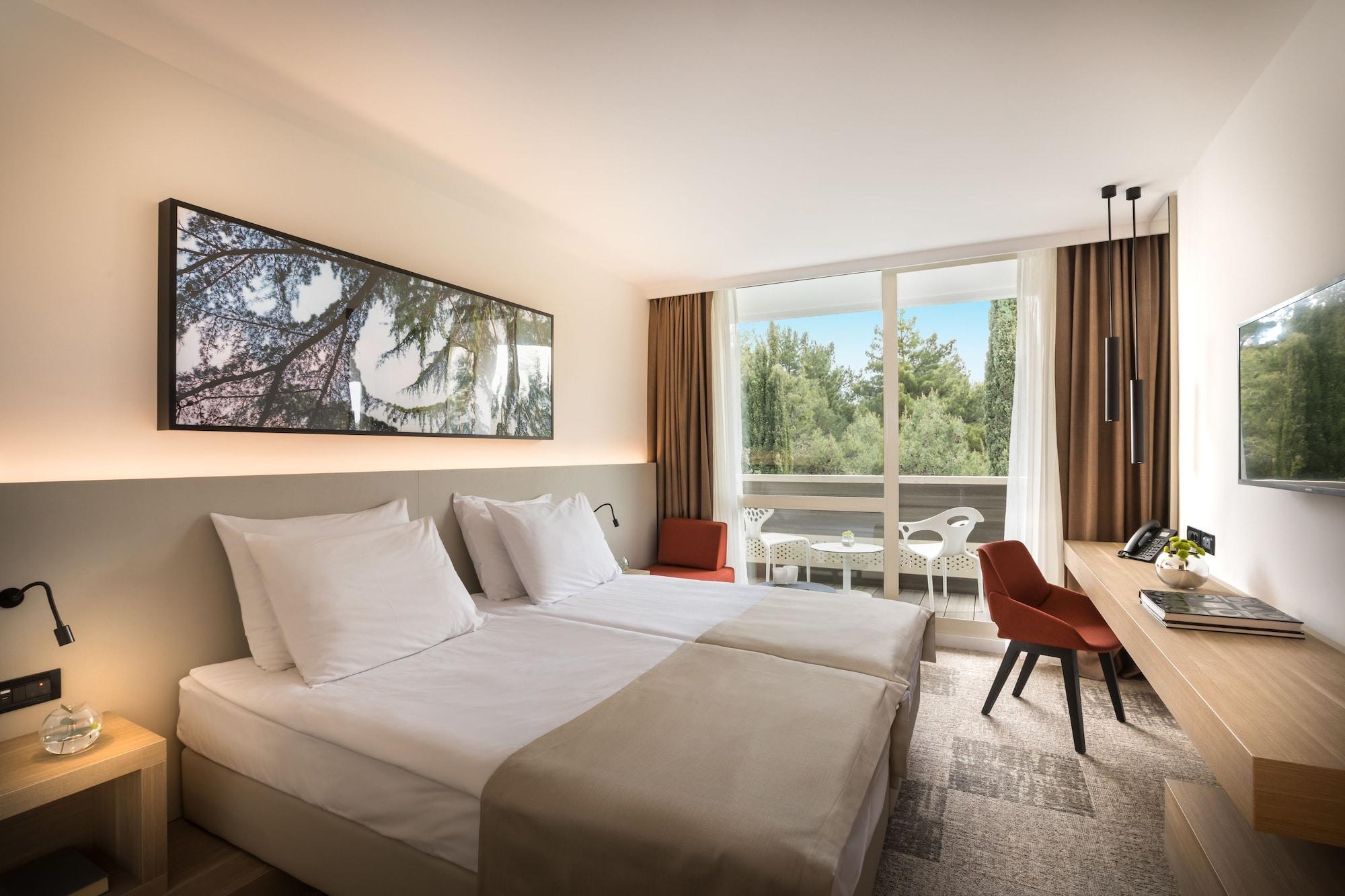 Eden Hotel By Maistra Collection Ровин Екстериор снимка